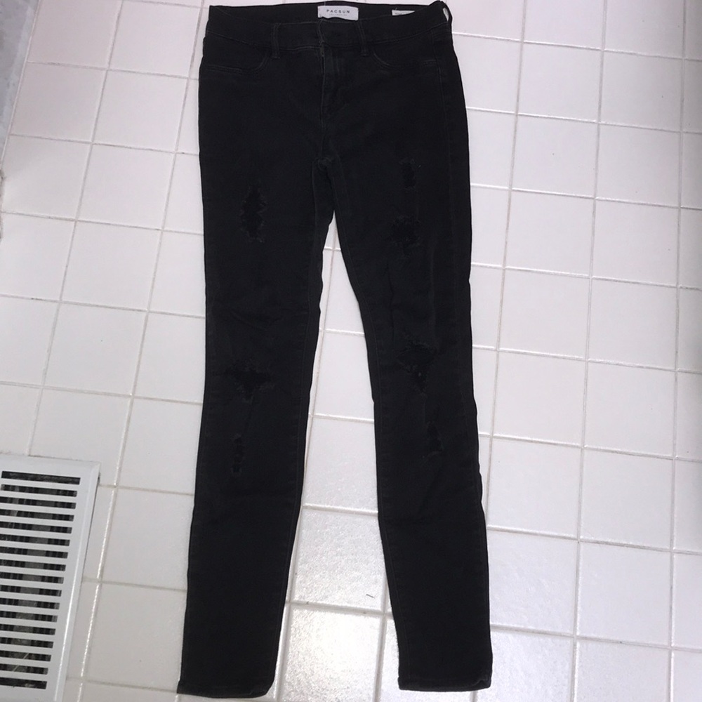 PACSUN BLACK RIPPED JEANS